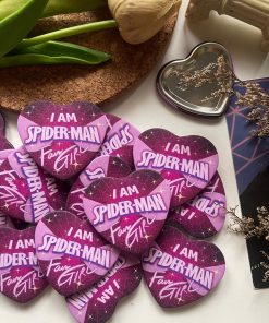 【PRE-ORDER】 Heart Glitter Badge ‘I’m Spider-Man Fangirl’ (shipment within November)